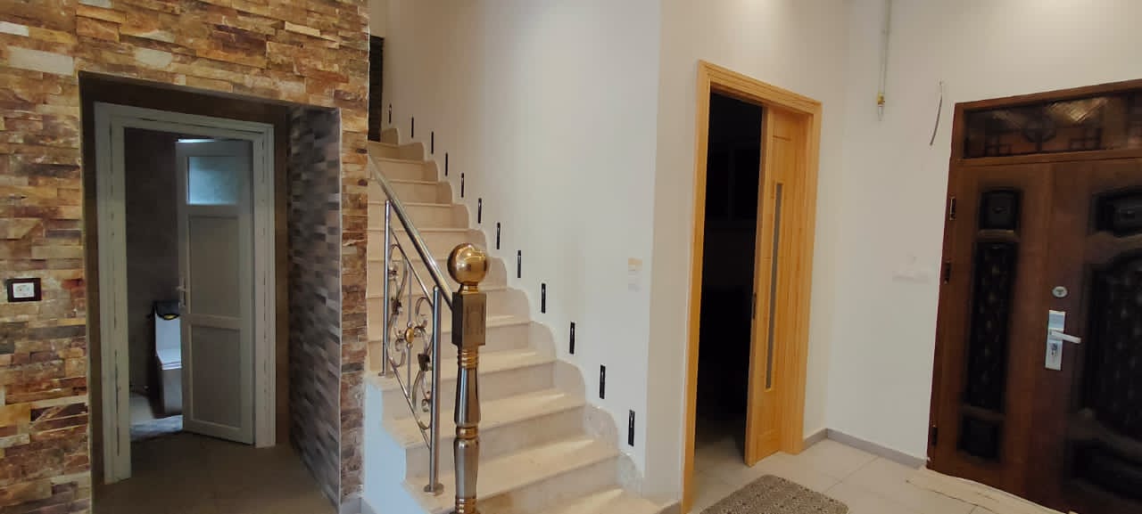 Superbe villa moderne avec piscine à El Mohgoun – 180 m² de confort et d’élégance