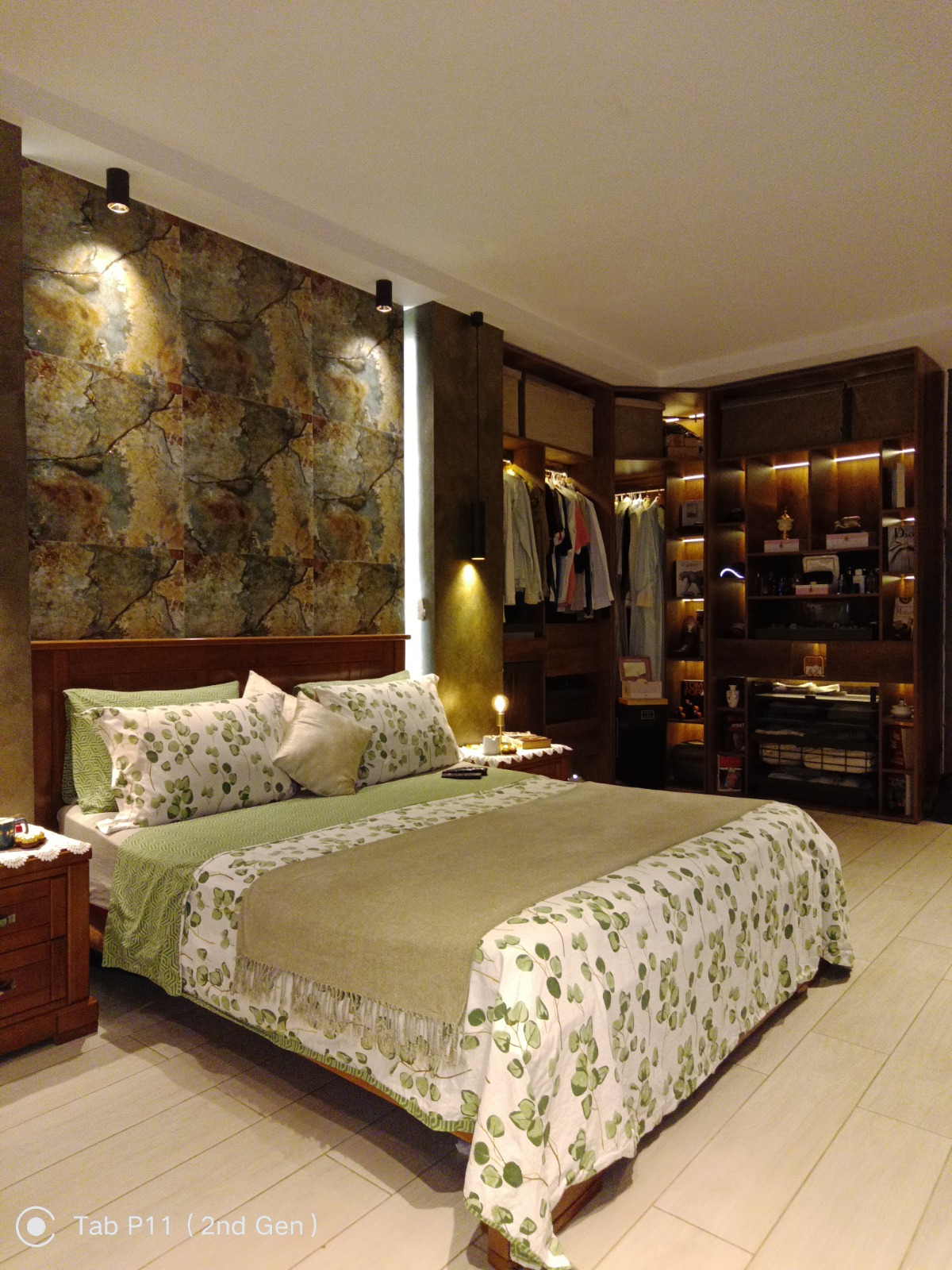 Appartement F4 à Maraval – Immeuble avec ascenseur et parking, emplacement idéal