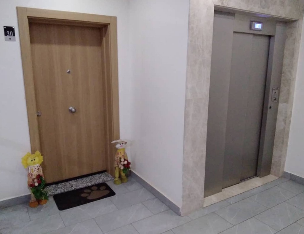 Appartement F4 à Maraval – Immeuble avec ascenseur et parking, emplacement idéal