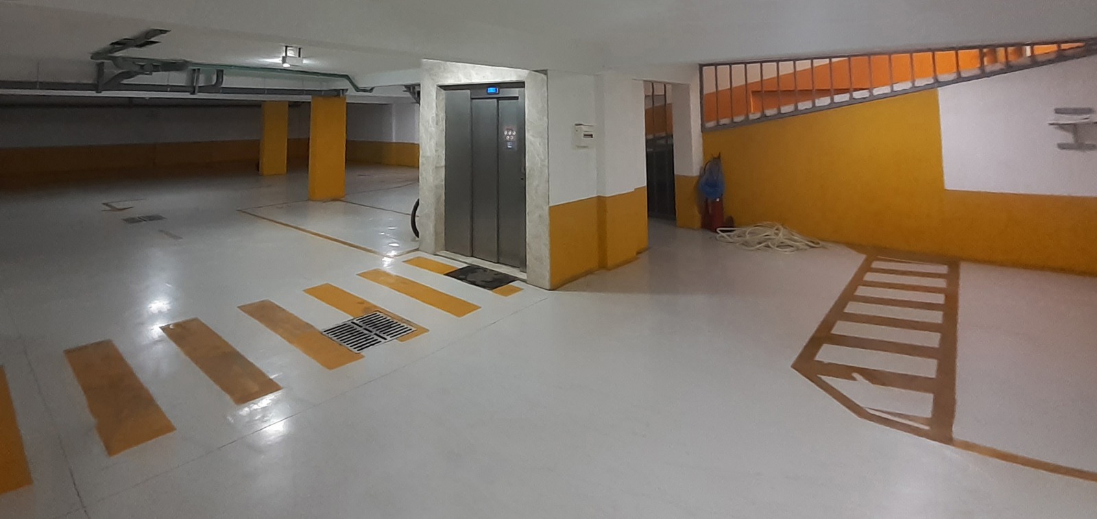 Appartement F4 à Maraval – Immeuble avec ascenseur et parking, emplacement idéal