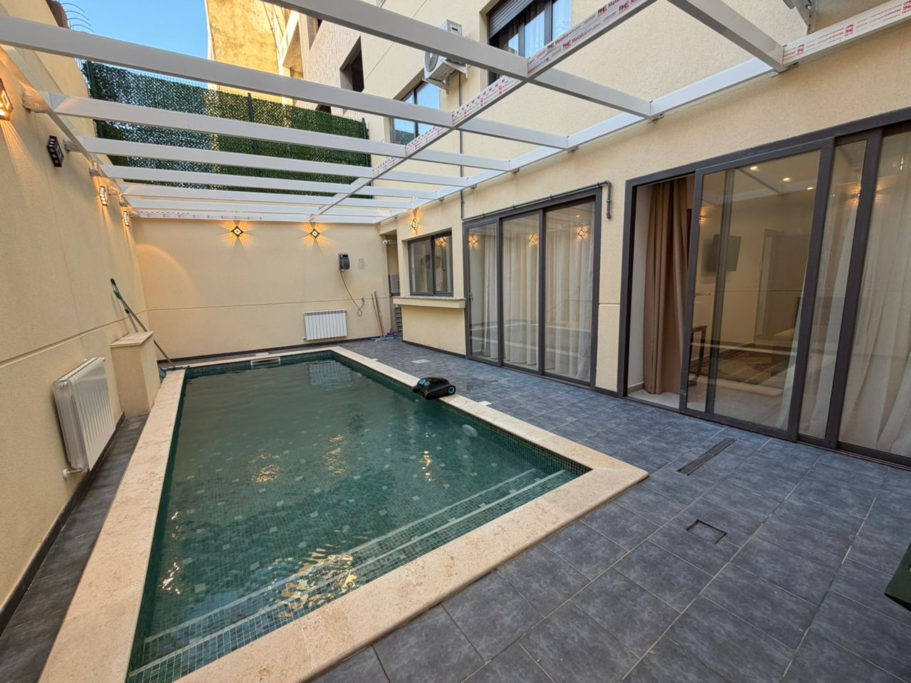Appartement F2 avec piscine à louer – 120 m² de confort | Prix selon période