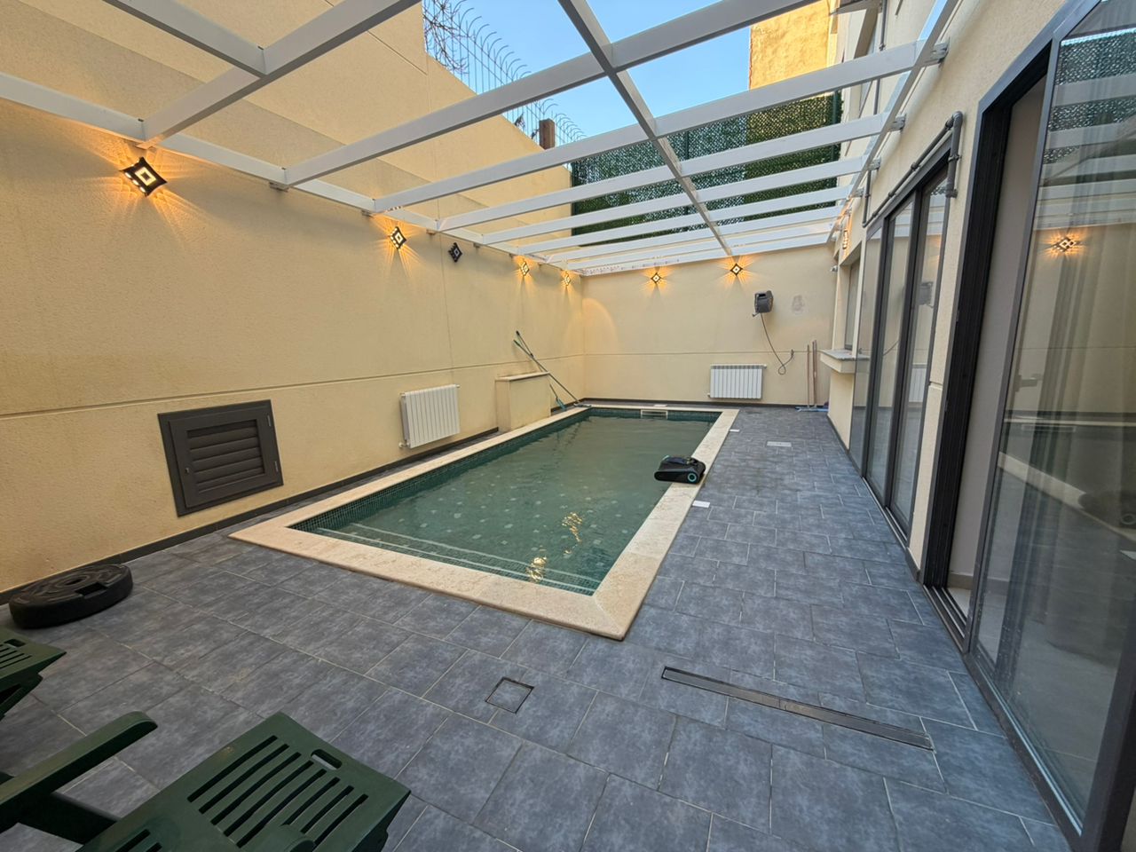 Appartement F2 avec piscine à louer – 120 m² de confort | Prix selon période