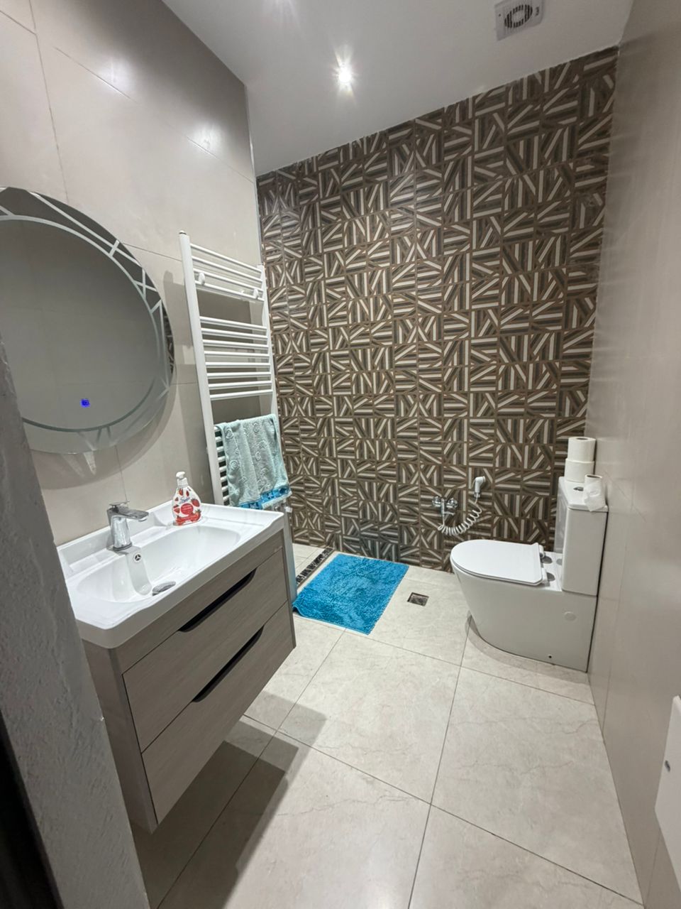 Appartement F2 avec piscine à louer – 120 m² de confort | Prix selon période