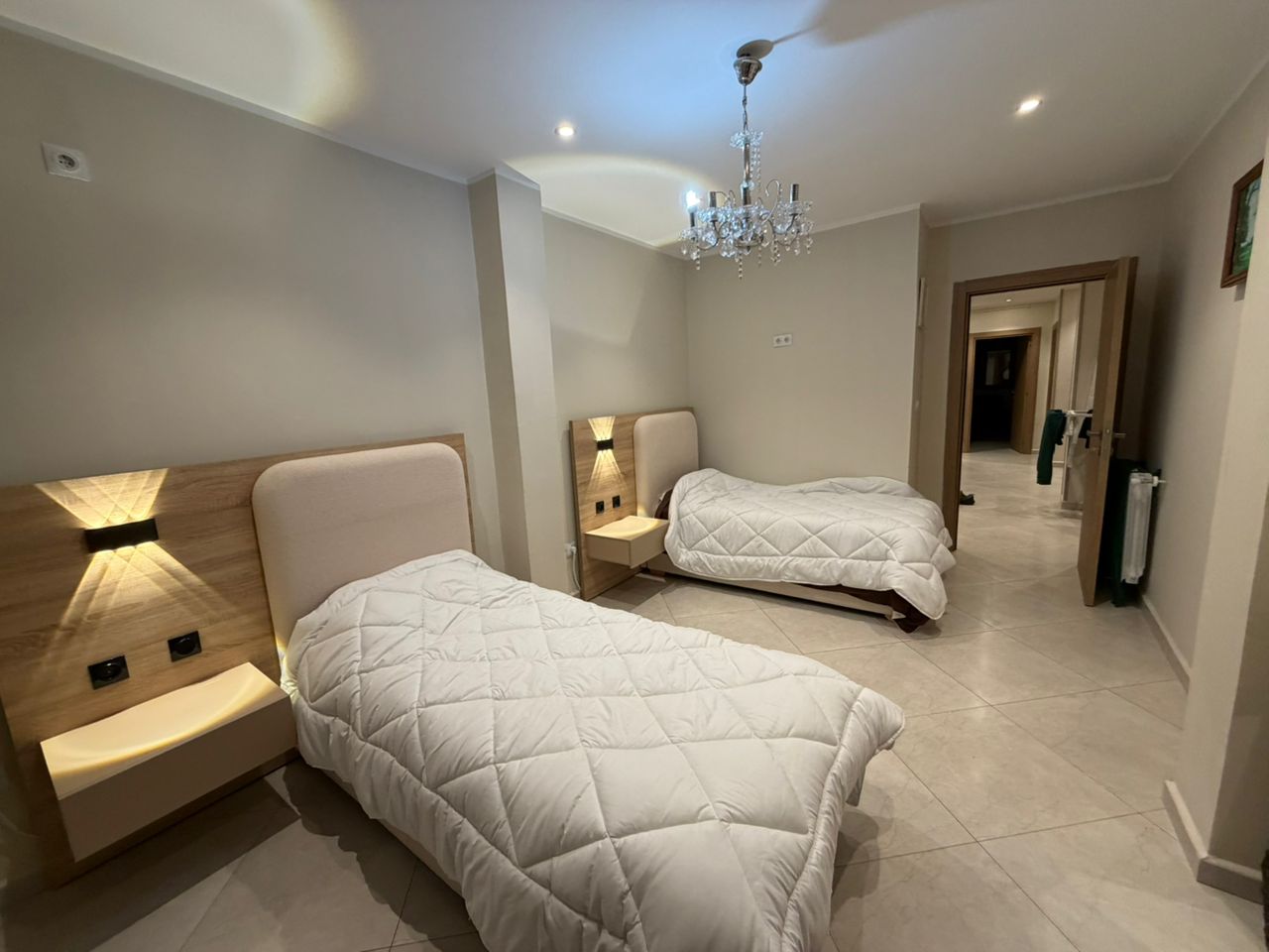 Appartement F4 de 170 m² à louer – Confort et espace | 20 000 DZD / nuit