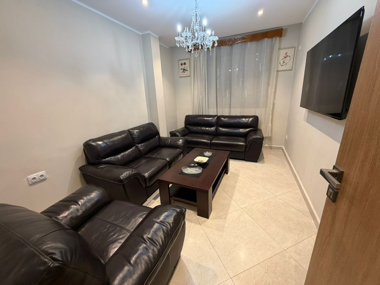 Appartement F4 de 170 m² à louer – Confort et espace | 20 000 DZD / nuit