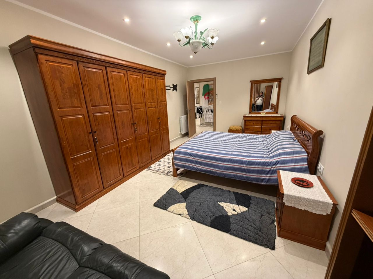 Appartement F4 de 170 m² à louer – Confort et espace | 20 000 DZD / nuit