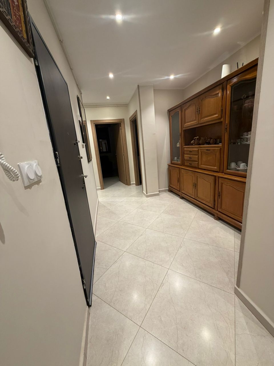 Appartement F4 de 170 m² à louer – Confort et espace | 20 000 DZD / nuit