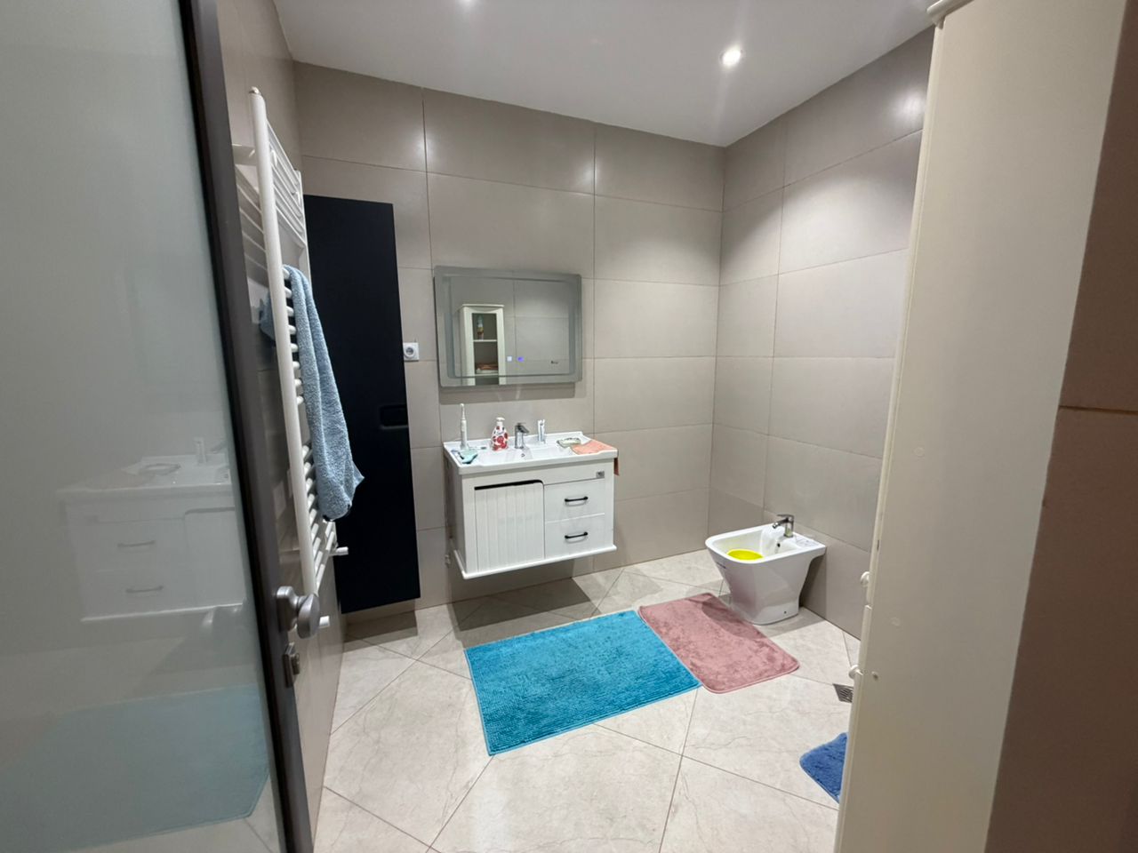 Appartement F4 de 170 m² à louer – Confort et espace | 20 000 DZD / nuit