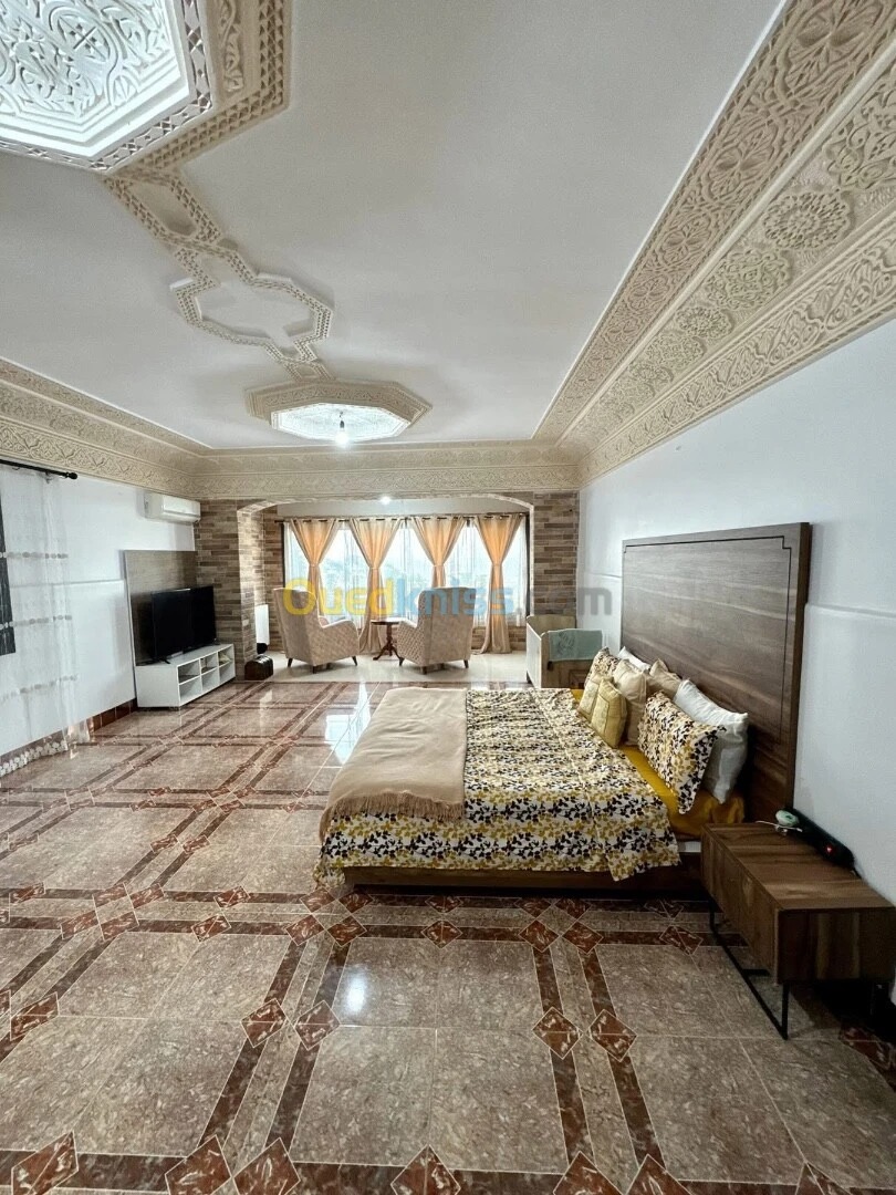 Magnifique villa avec piscine à Ain El Turck, Oran – Location saisonnière | Vue et confort