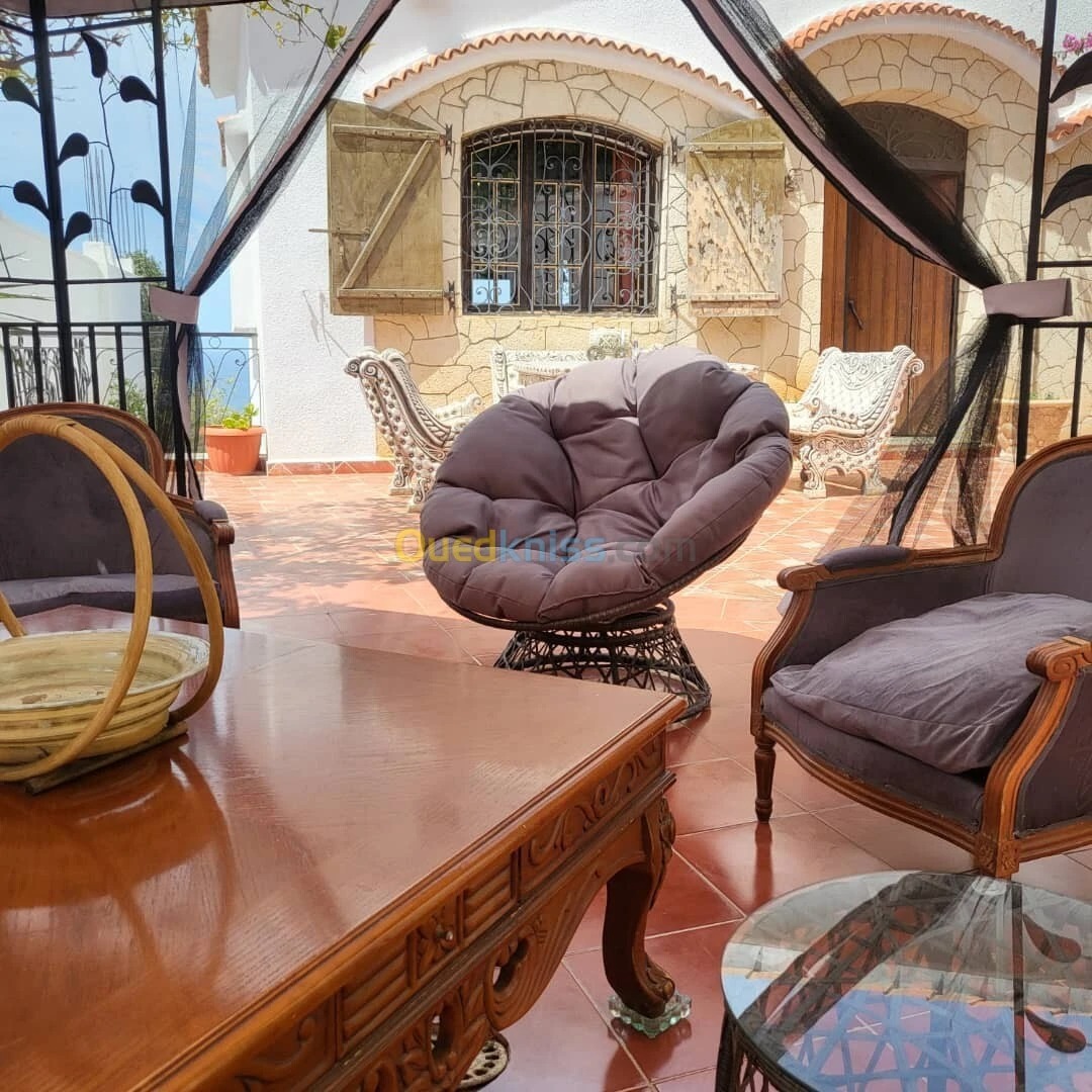 Magnifique villa avec piscine à Ain El Turck, Oran – Location saisonnière | Vue et confort