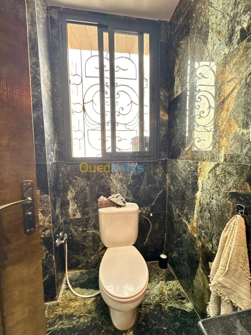 Magnifique villa avec piscine à Ain El Turck, Oran – Location saisonnière | Vue et confort
