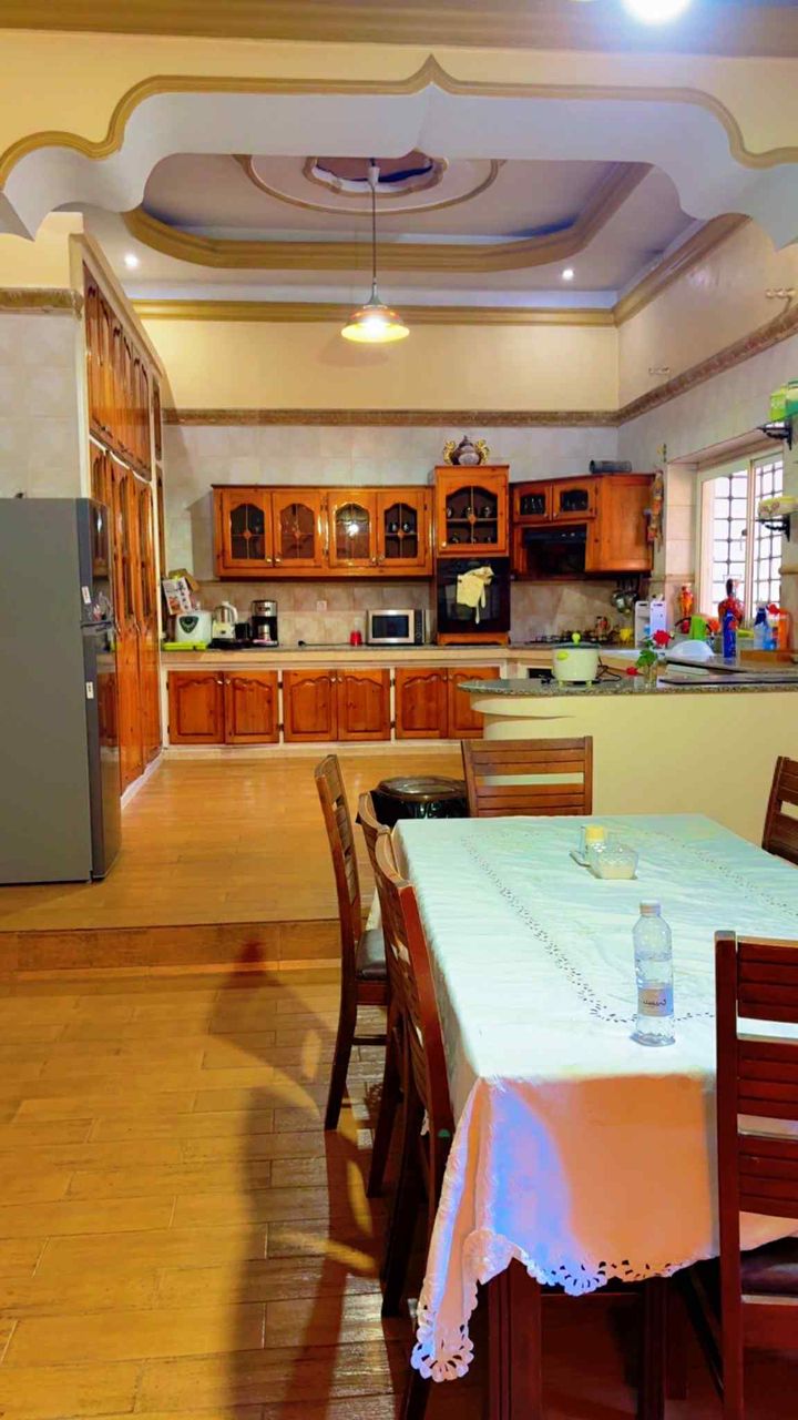 Belle villa avec piscine à louer à Trait d’Union – À côté d’Hotel Oran Bay | 45 000 DZD / nuit