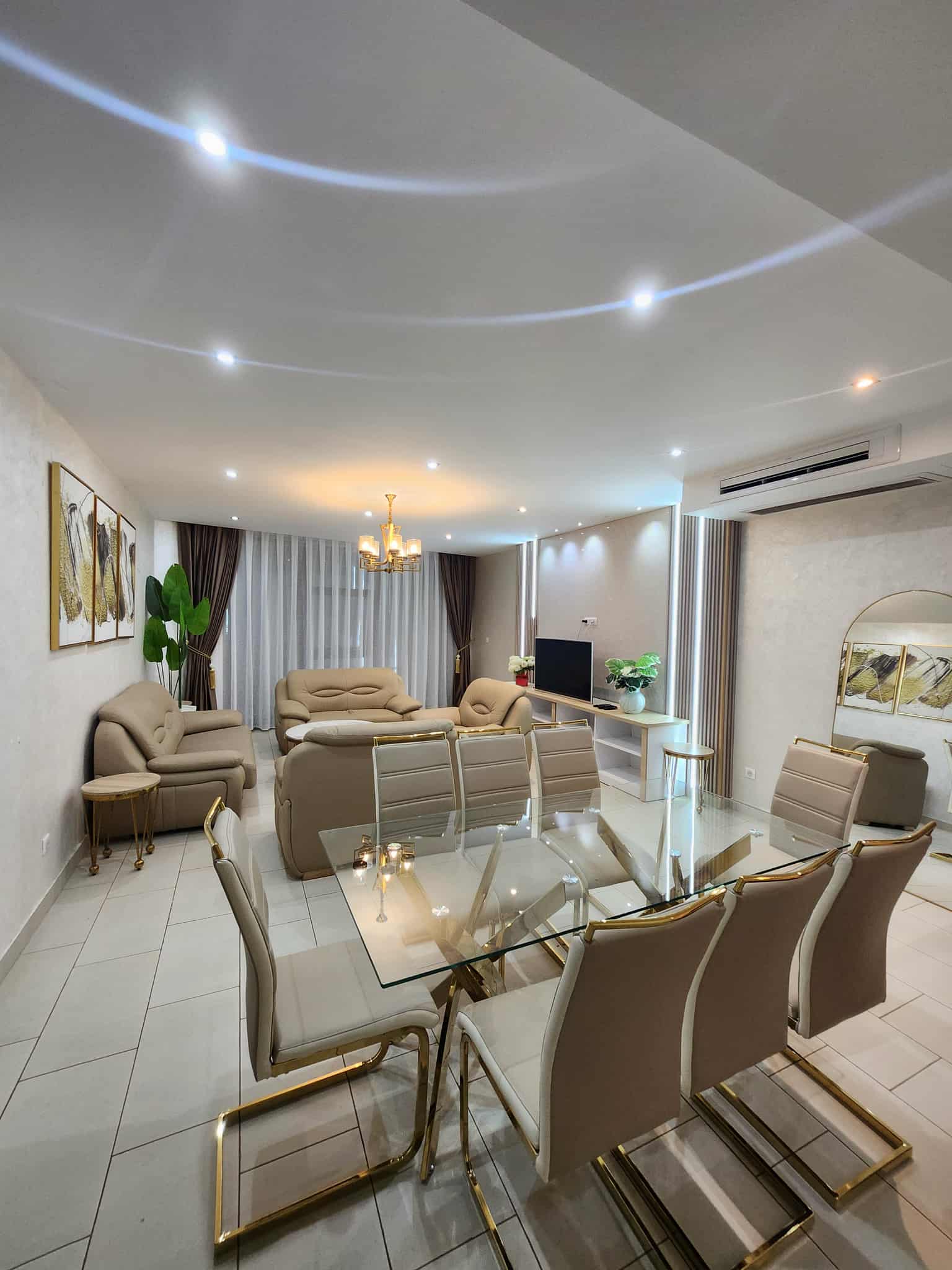 Appartement à louer par nuit à Benabed Tower Oran – Emplacement idéal à côté de Mobilart