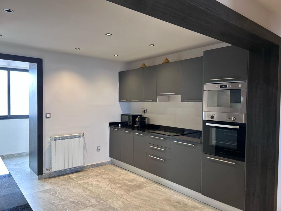 Appartement T3 au Front de Mer d’Oran – 13ème étage | Location courte durée avec vue exceptionnelle